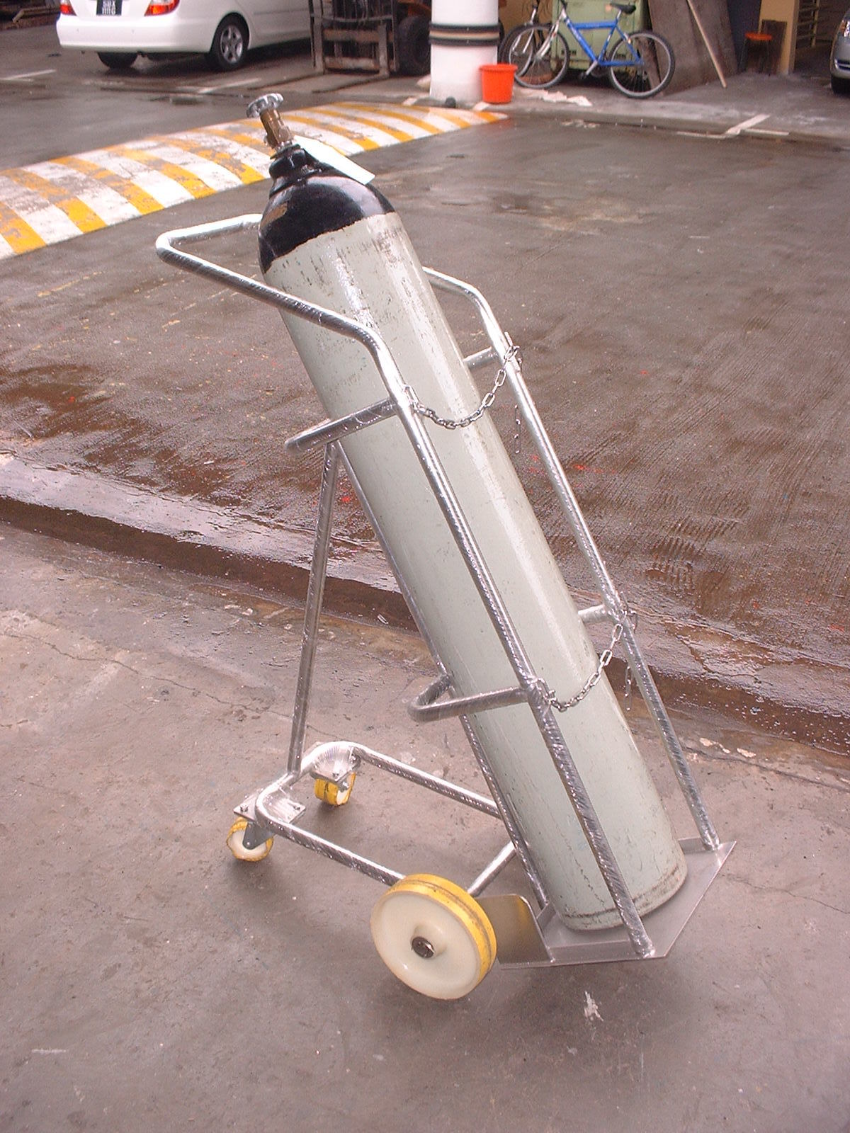Stainless-Steel-Single-Cylinder-Trolley-7.4m3SideView-A